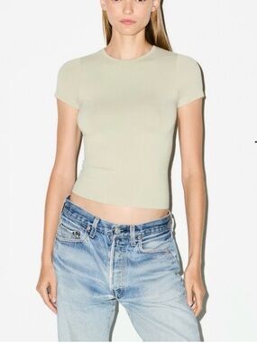 SKIMS Soft Smoothing Seamless Padded T-Shirt Elm Green Size S